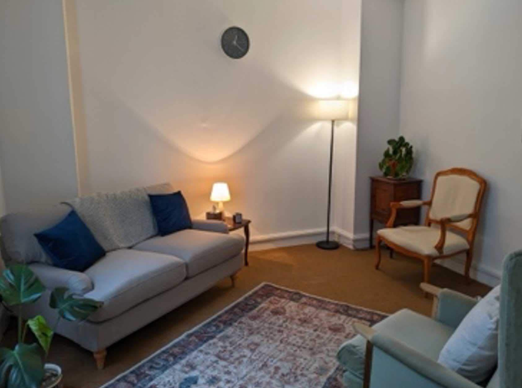 sofa-2-chairs